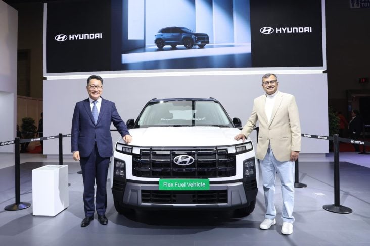 Hyundai Creta 1 0 flex exposto no salão de nova delhi na Índia