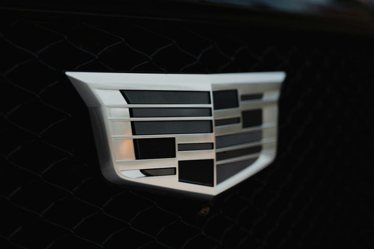 Emblema logo Cadillac