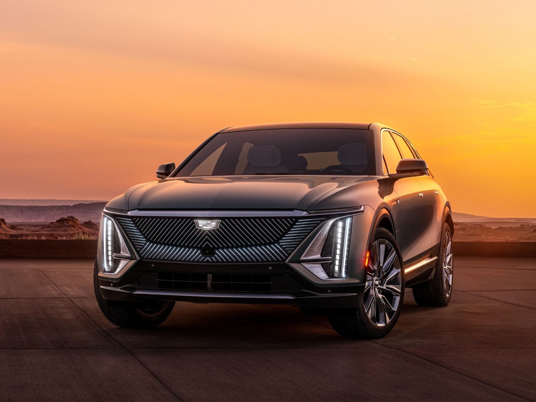 2023 Cadillac LYRIQ exterior driver’s side front view three qu