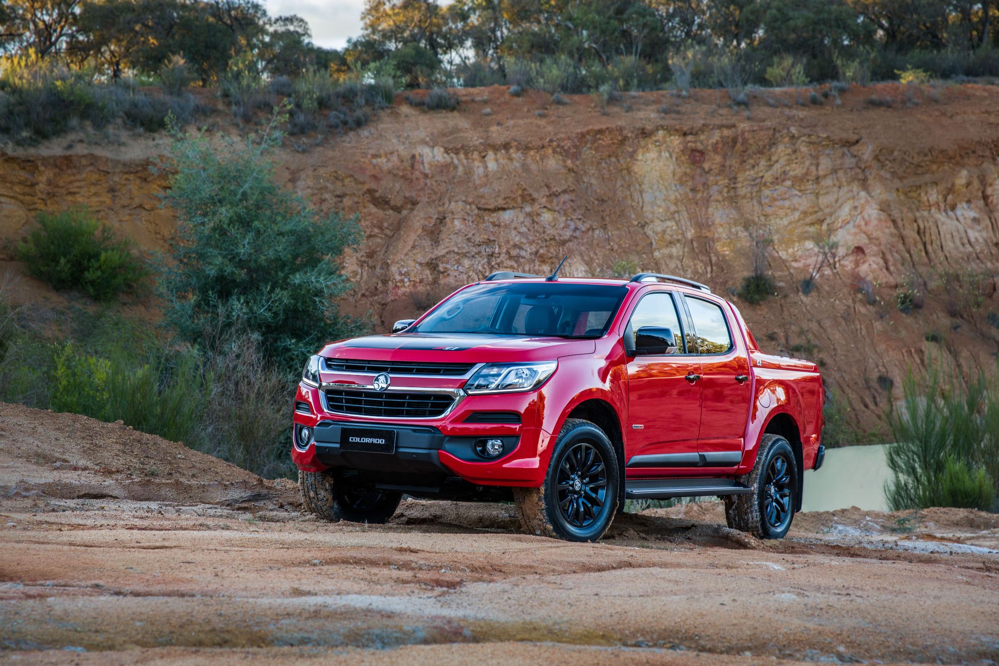 holden colorado z71 crew cab vermelha