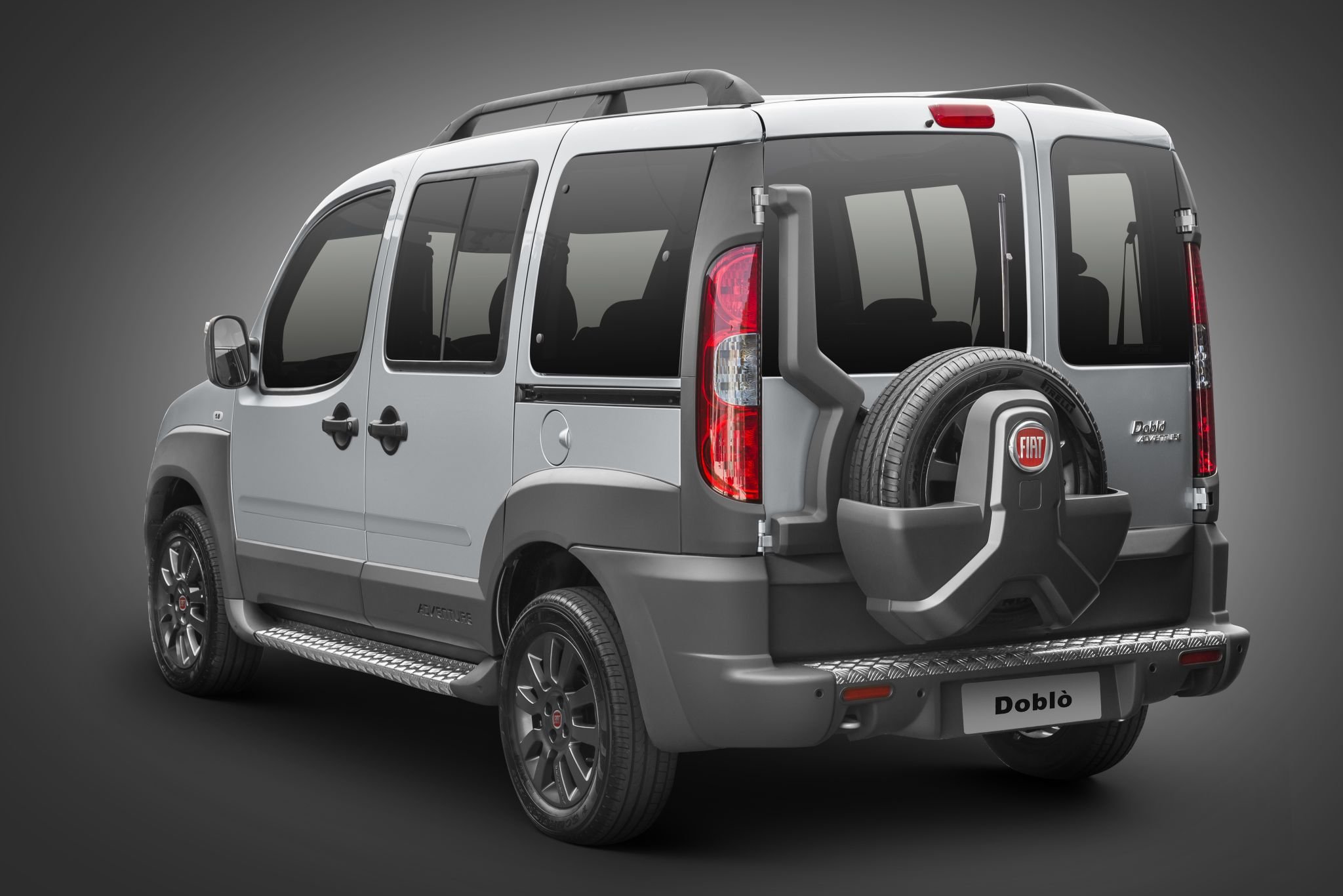 FIAT DOBLO ADVENTURE PRATA LATERAL TRASEIRA