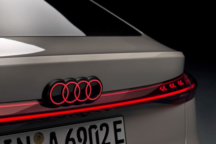 audi a6 sportback e tron performance detalhe emblema