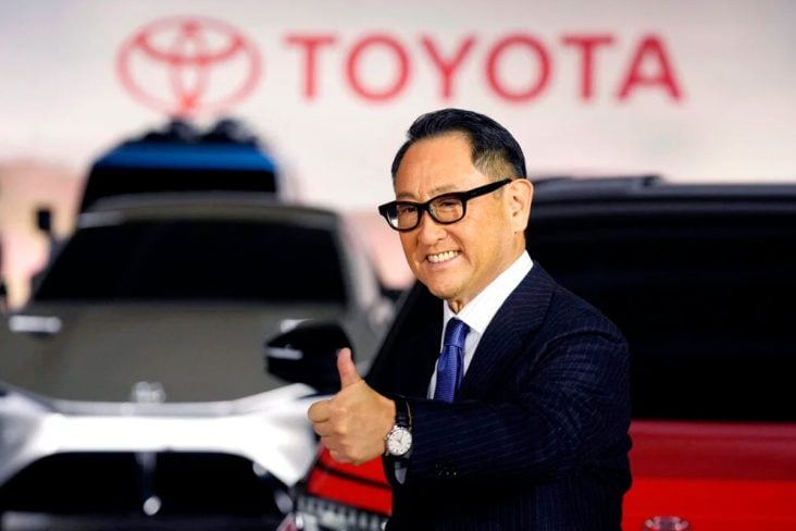 Presdiente mundial da Toyota Akio Toyoda fala sobre carros elétricos