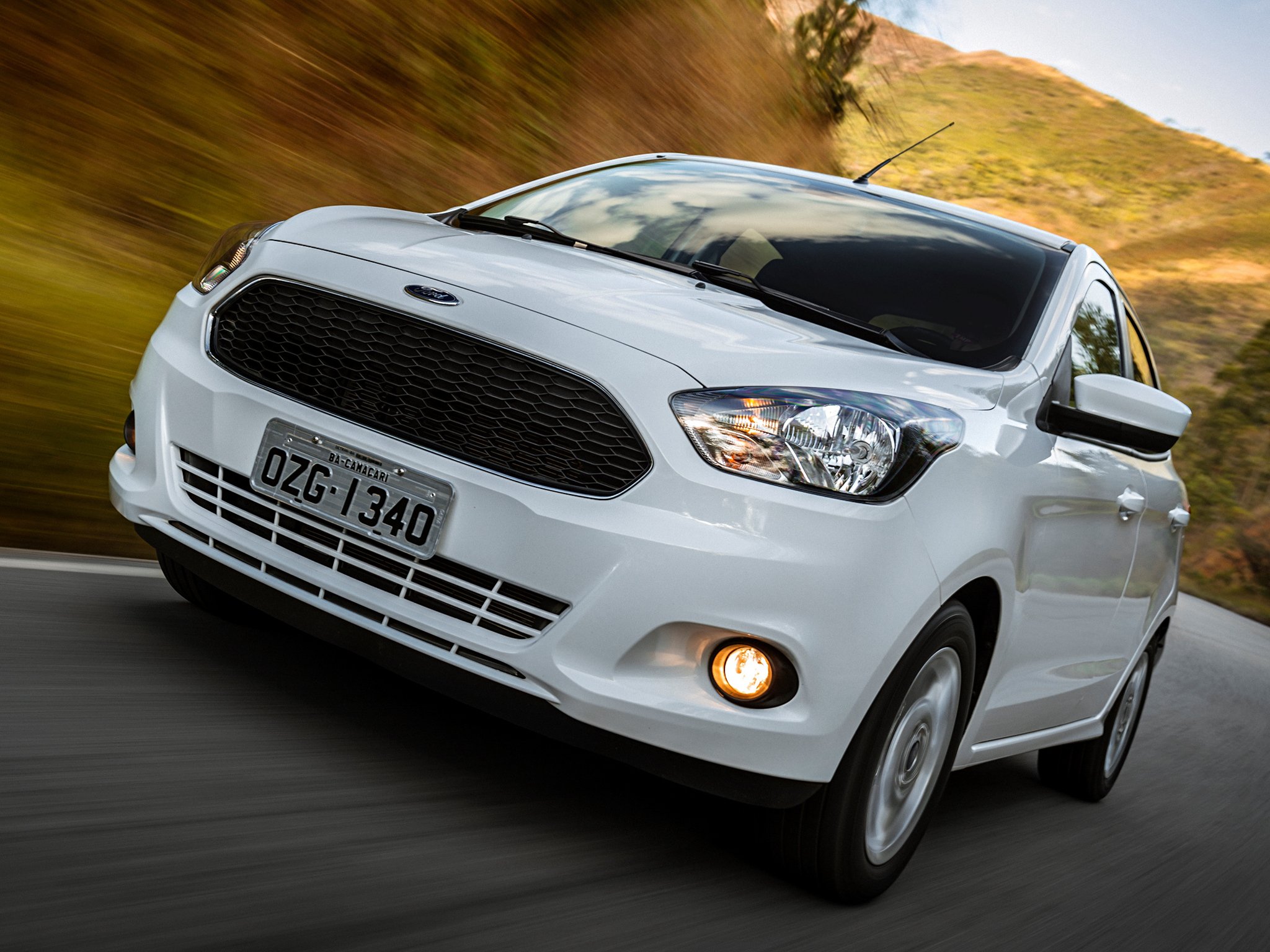 FORD KA 2017 BRANCO MOVIMENTO FRENTE