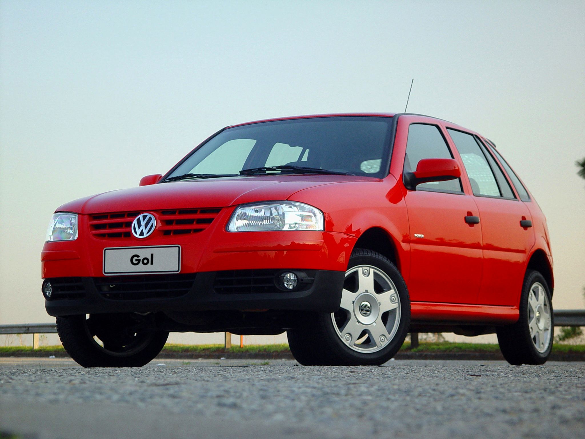 VOLKSWAGEN GOL G4 2005 FRENTE E LATERAL VERMELHO