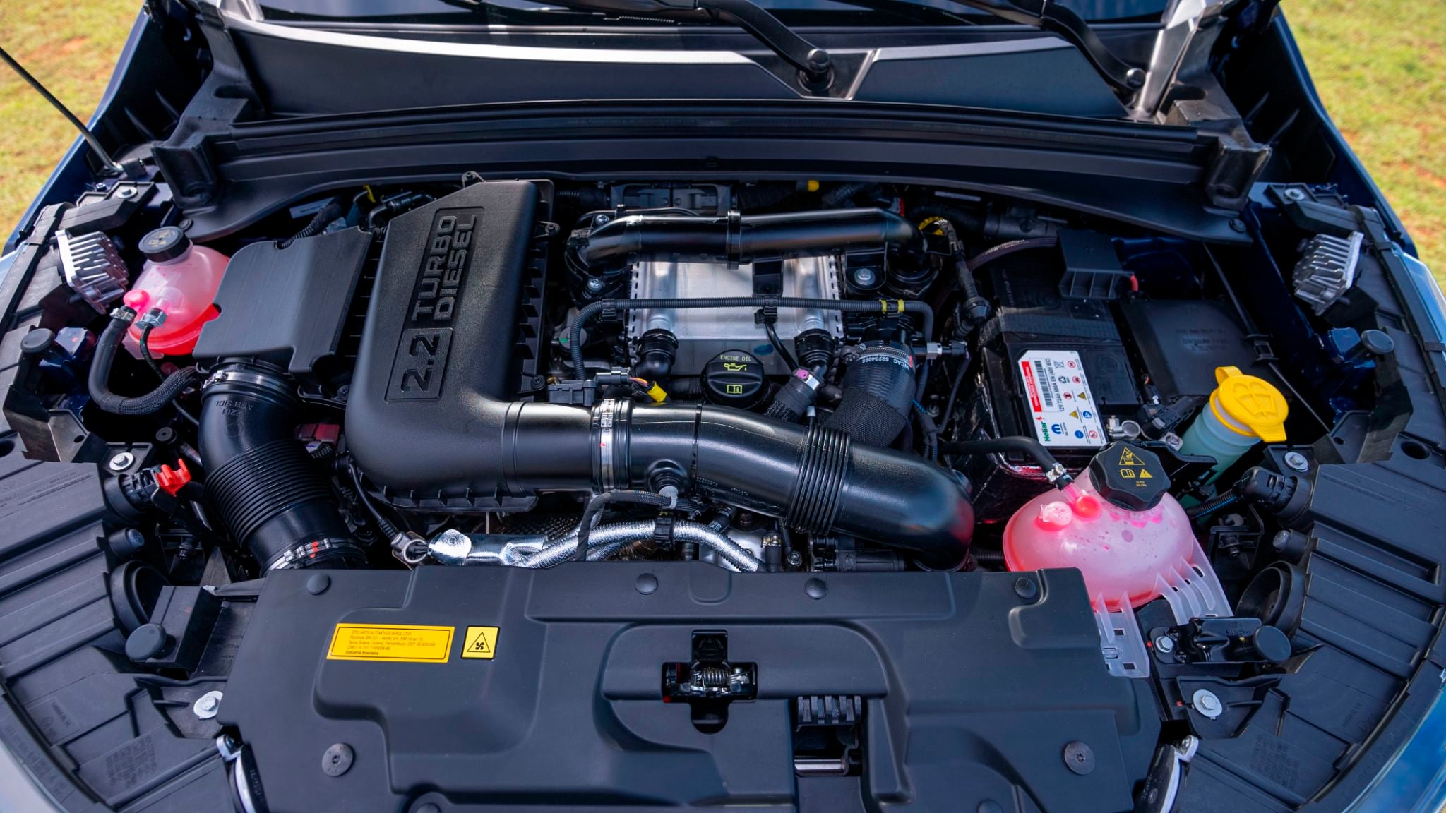 Fiat Toro Ranch 2025 2 2 diesel Cinza Sting cofre do motor