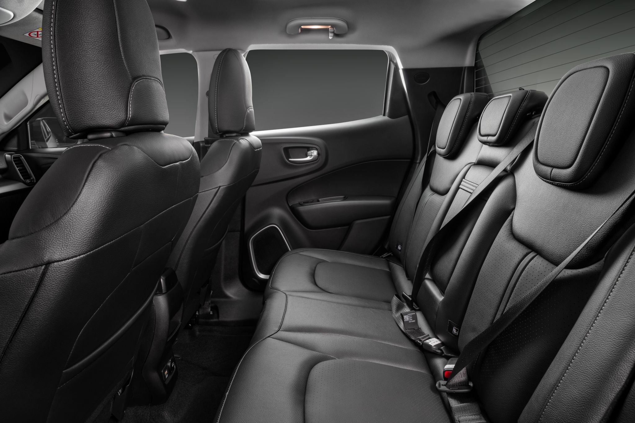 Fiat Toro Volcano 2025 2 2 diesel interior banco traseiro