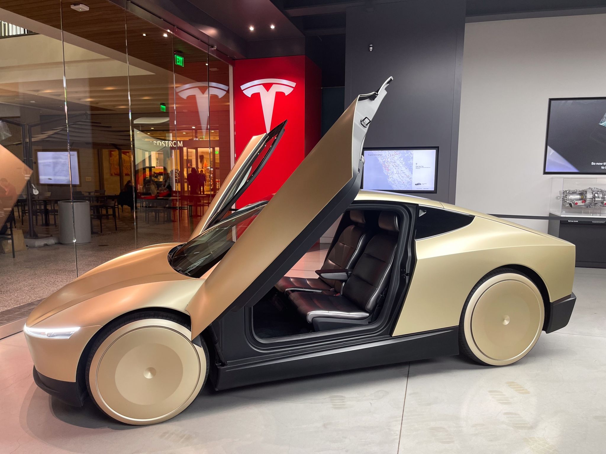 tesla cybercab foto Josiah True Shutterstock