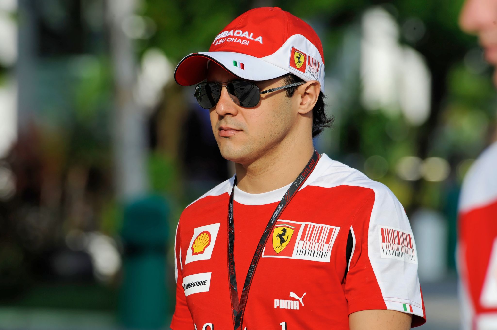Felipe Massa com camisa da Ferrari Shutterstock