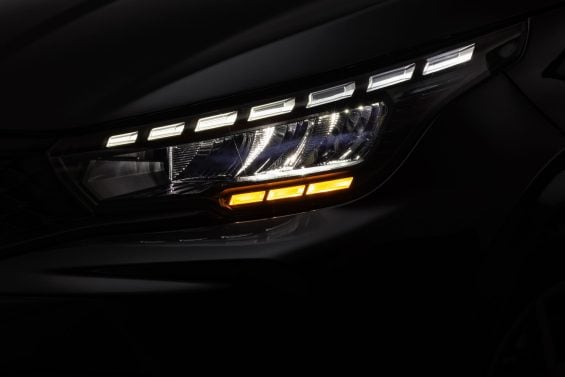 Fiat Argo Drive 1 3 AT CVT 2026 Faro LED completo en detalle gris Silverstone