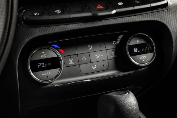 Fiat Argo Drive 1 3 AT CVT 2026 con aire acondicionado automático interior