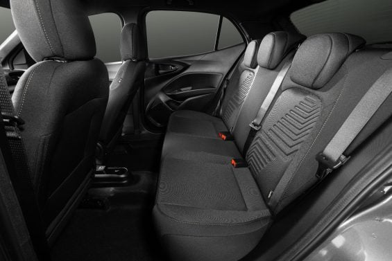 Fiat Argo Drive 1 3 AT CVT 2026 interior trasero