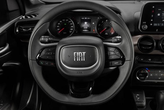 Instrumentos del volante interior del Fiat Argo Drive 1 3 AT CVT 2026
