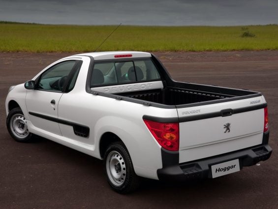peugeot hoggar x line branco traseira parada