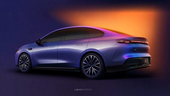 Leapmotor B01 e roxo com iluminação laranja destaque para traseira e lateral do carro