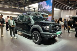Salão de Xangai GWM Poer diesel preto frente