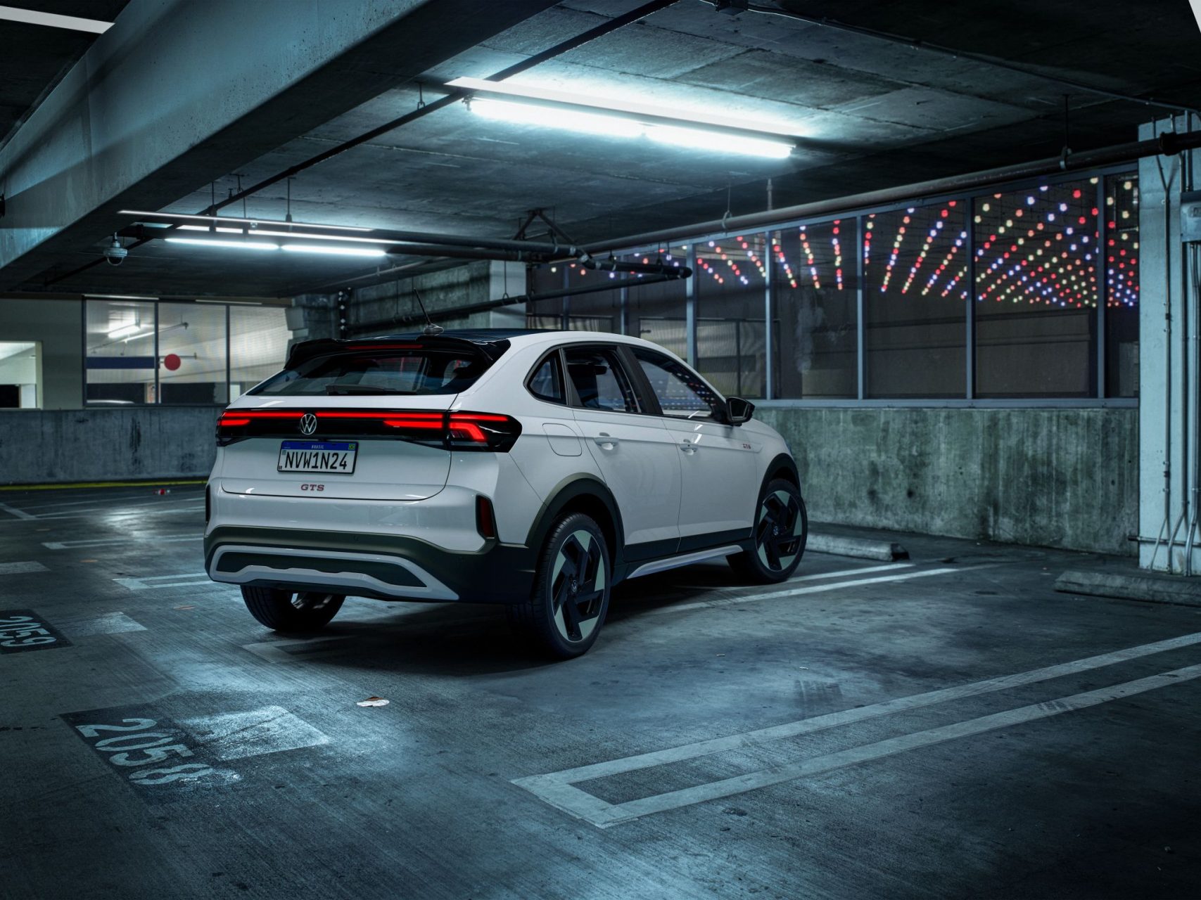 Volkswagen Nivus GTS 2026 Branco Cristal traseira parado (3)