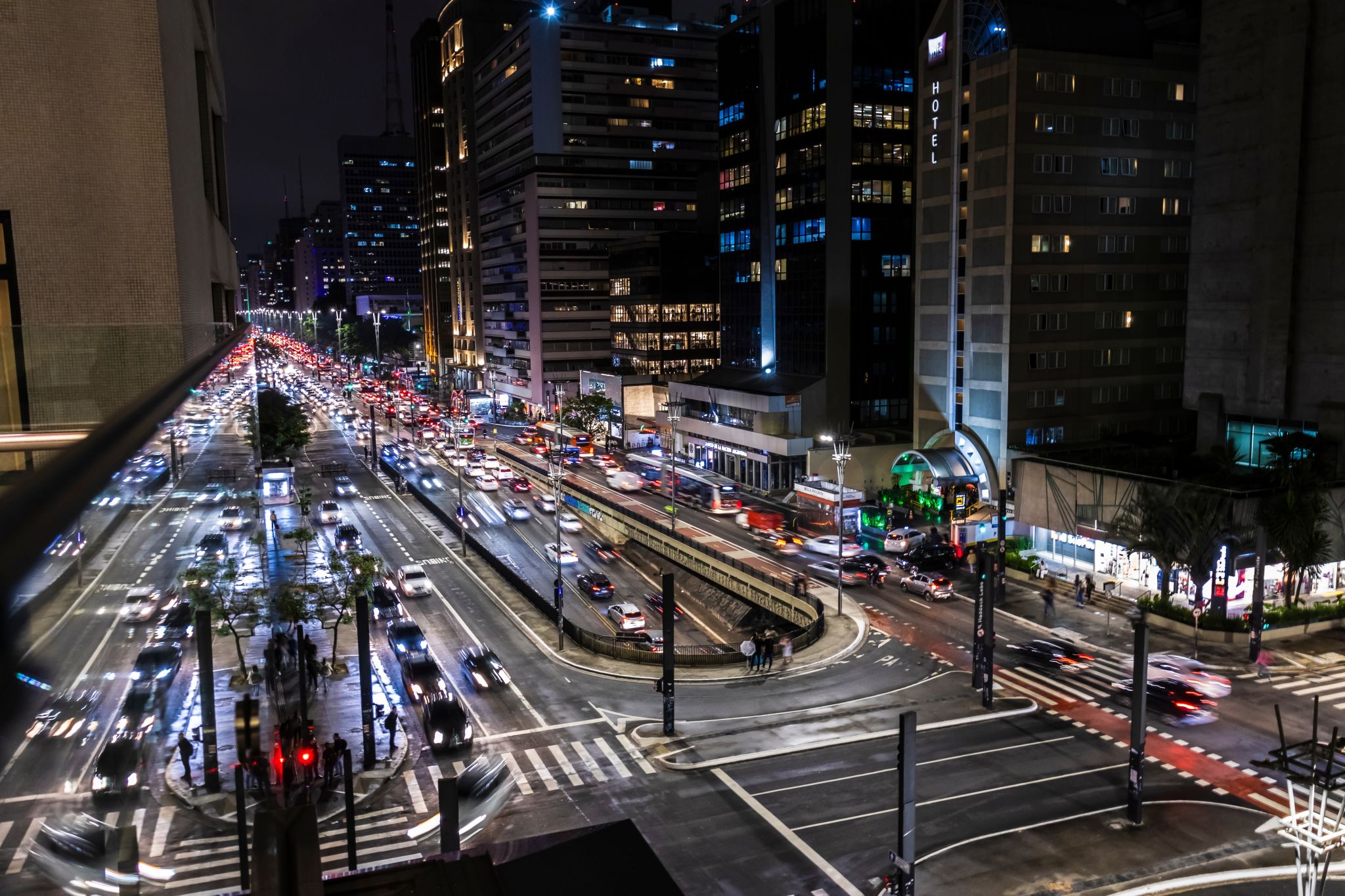 PL quer liberar farol de LED para carros antigos
