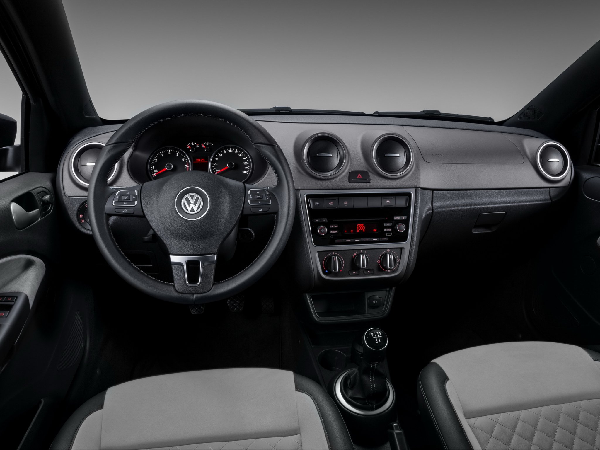 VOLKSWAGEN VOYAGE 2015 INTERIOR QUADRO DE INSTRUMENTOS