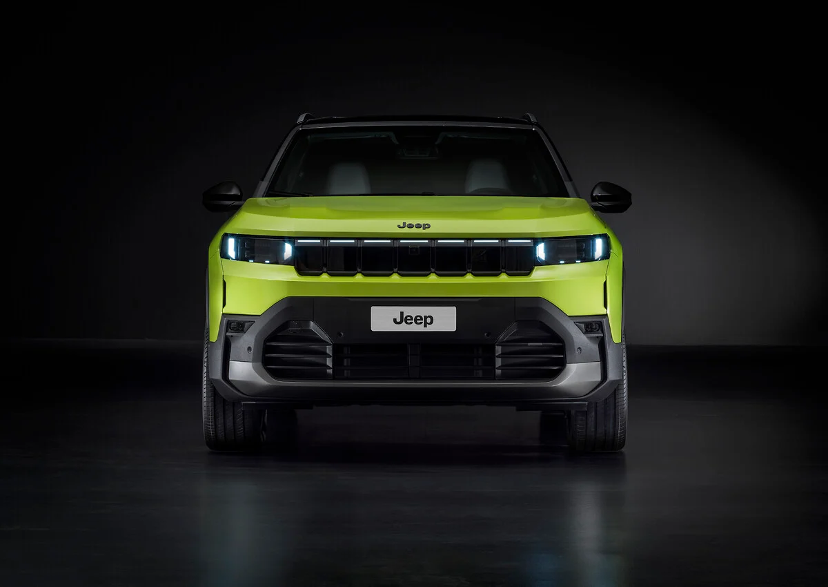 Novo Jeep Compass 2026 Europa primeira edição em verde frente