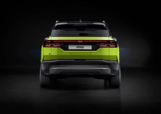 Novo Jeep Compass 2026 Europa primeira edição em verde traseira