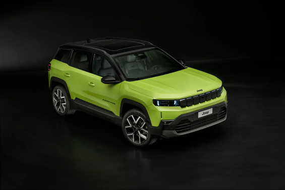 Novo Jeep Compass 2026 Europa primeira edição em verde visto do alto