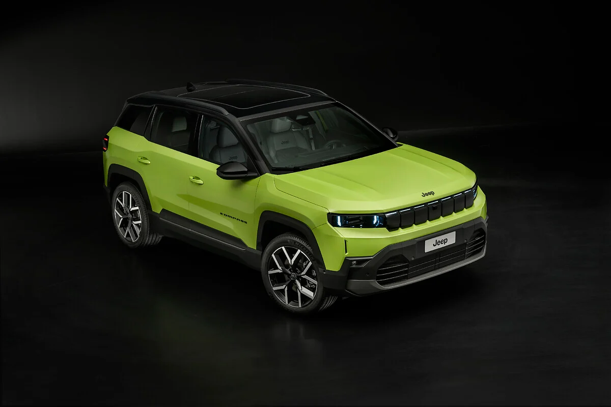 Novo Jeep Compass 2026 Europa primeira edição em verde visto do alto