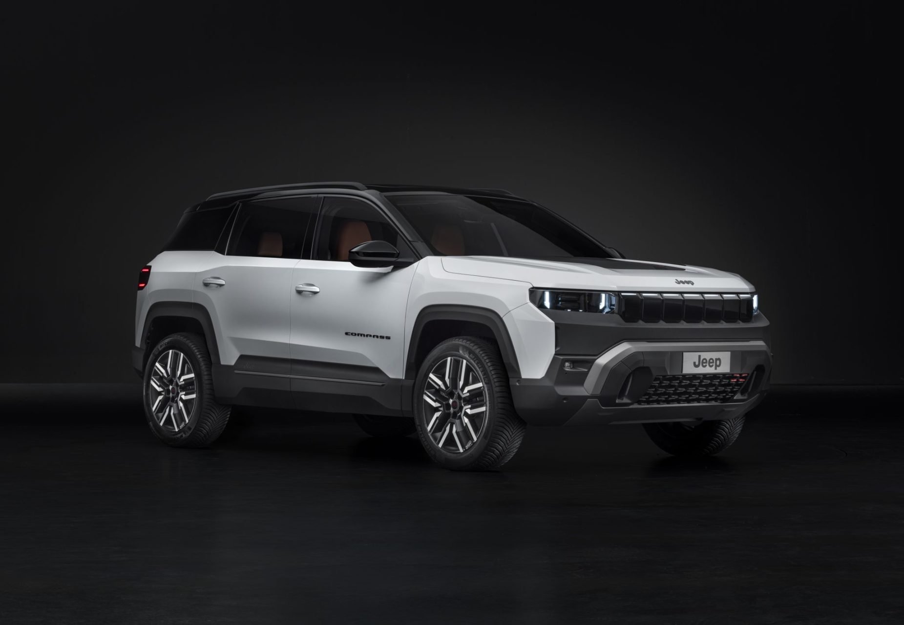 Novo Jeep Compass 2026 4x4 Europa em branco frente e lateral