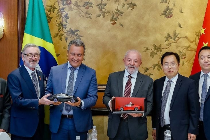 Presidente da república luiz inacio lula da silva com executivos da GAC Motor