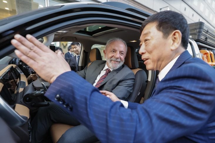 Jack Wey e presidente luiz inácio lula da silva GWM tank 300