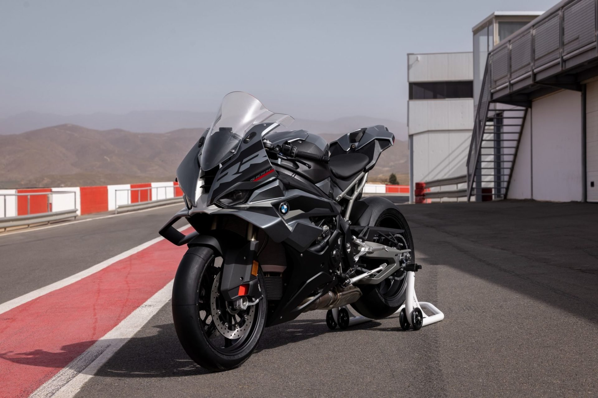 BMW S 1000 RR 2026 (2)