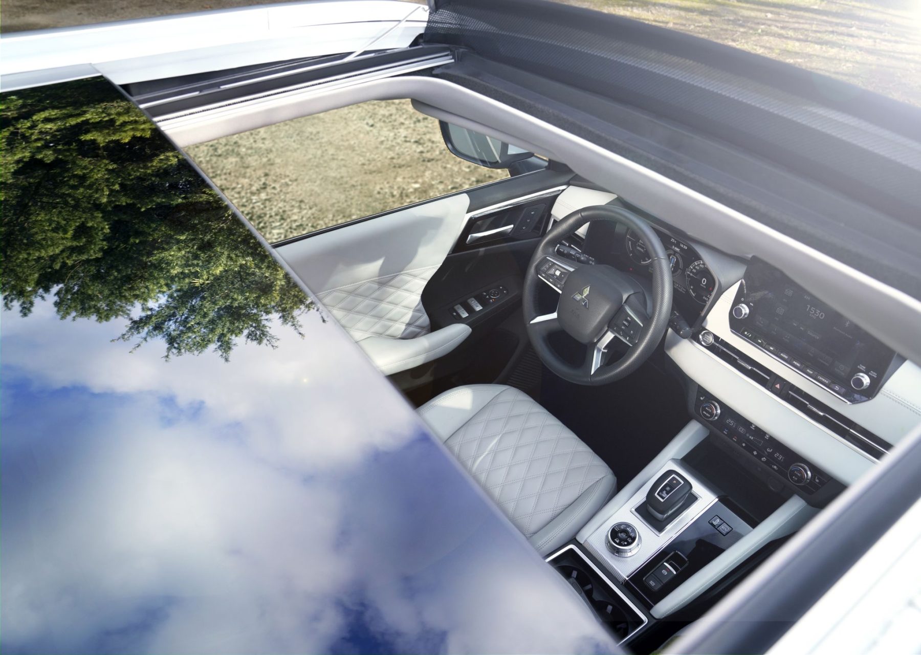 Mitsubishi Outlander PHEV HPE S Interior teto solar