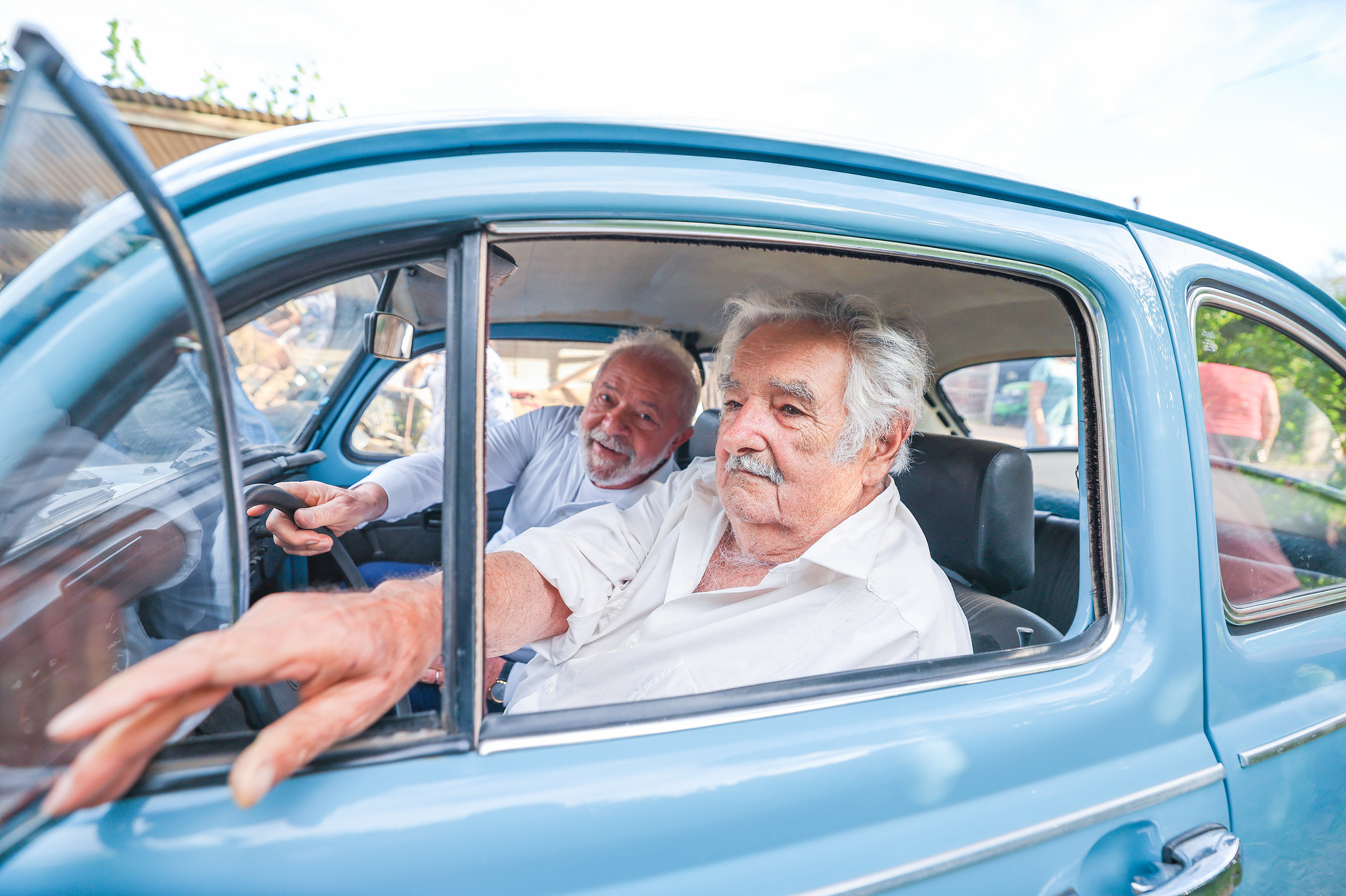 MUJICA LULA FUSCA AZUL RICARDO STUCKETT