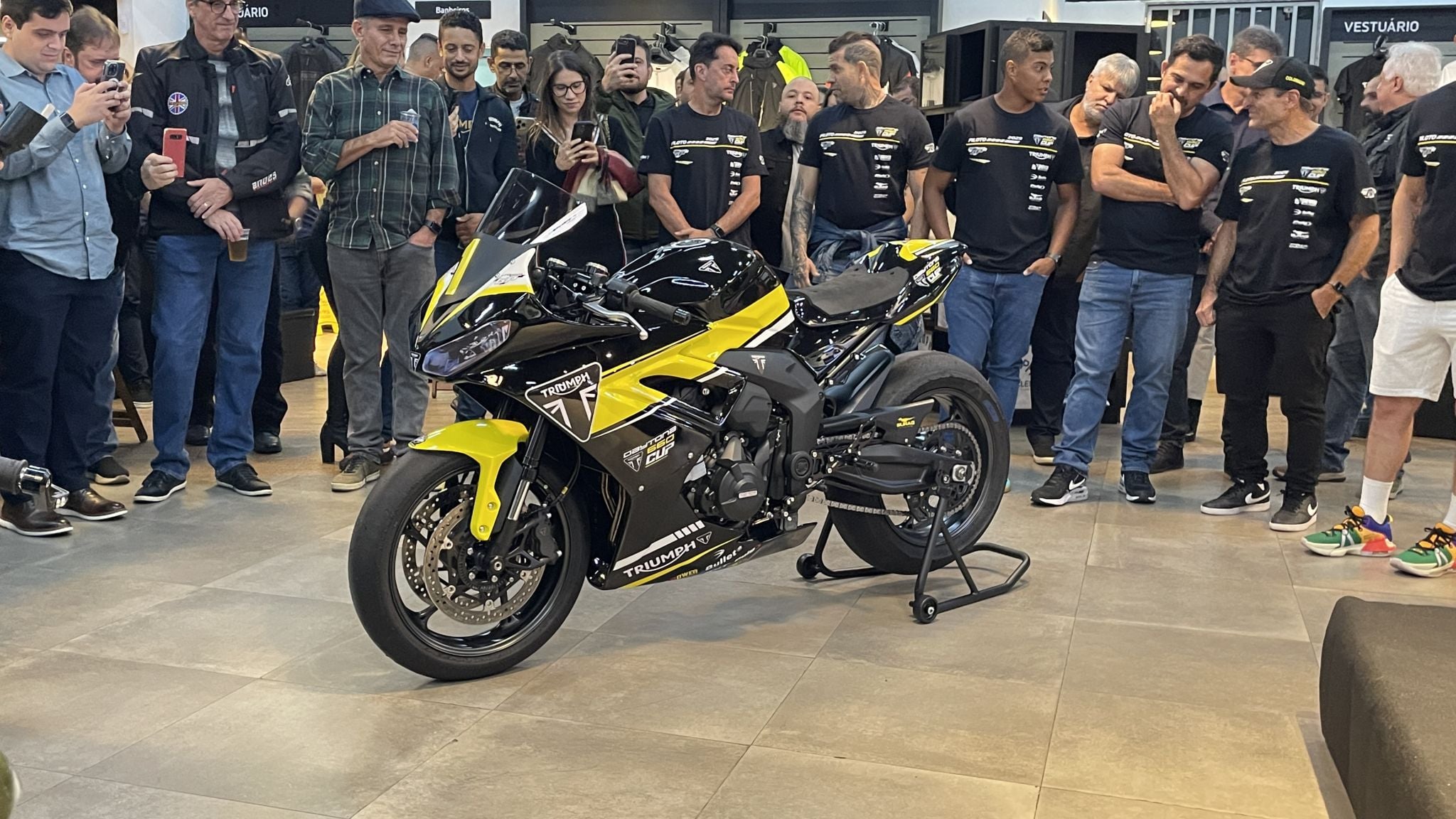 triumph-daytona-660-moto1000gp