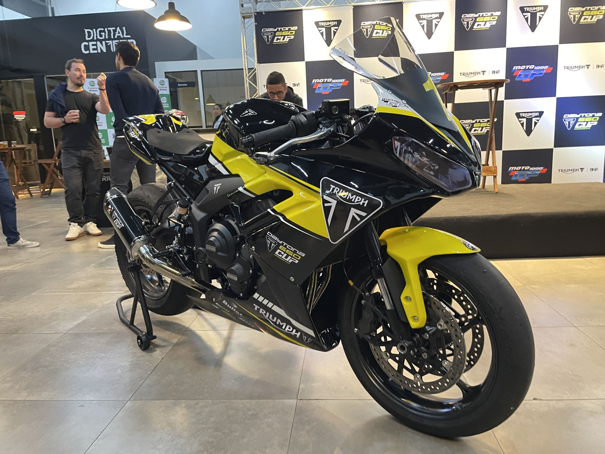 Triumph Daytona 660 MOTO1000GP   (3)