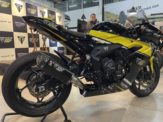 Triumph Daytona 660 MOTO1000GP   (6)