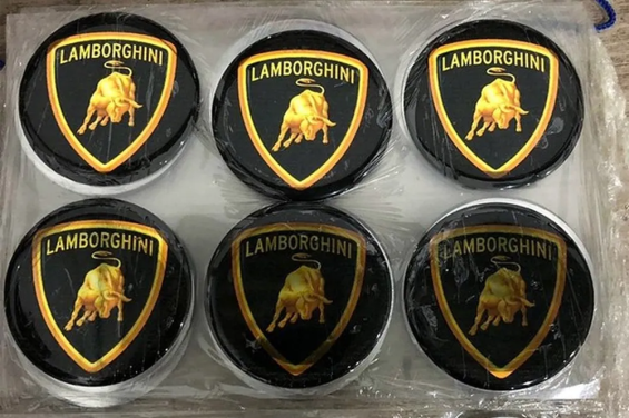 fabrica clandestina transforma carros populares em supercarros emblema lamborghini