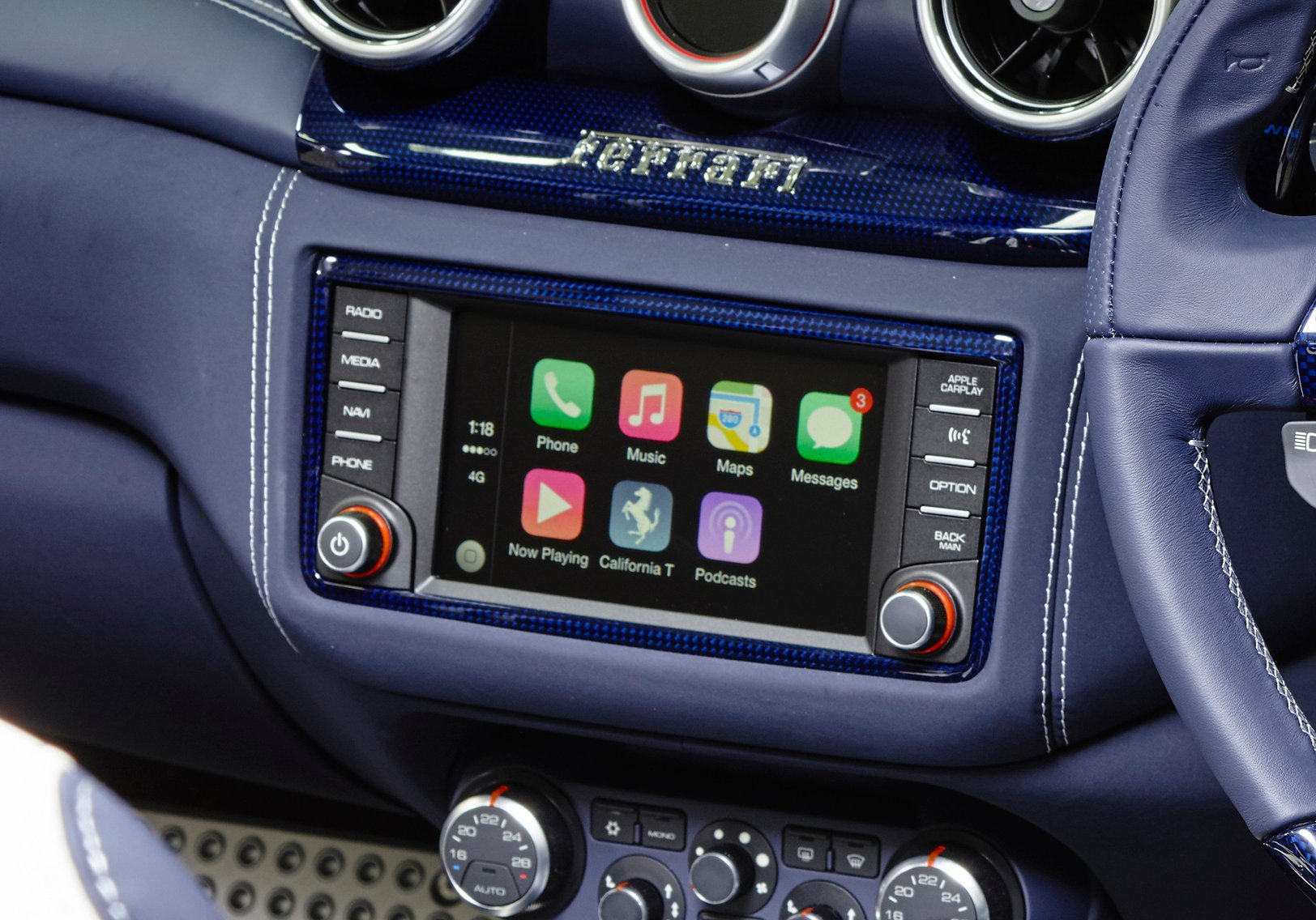 ferrari california t tailor made central multimídia com apple carplay