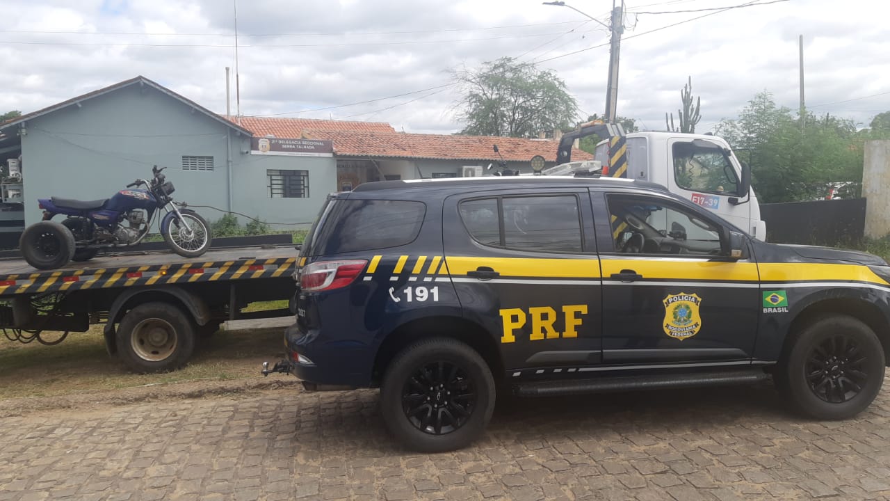 Triciclo ilegal feito com honda cg apreendido pela prf no sertão do pernambuco2
