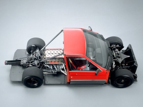 alfa romeo 164 pro car visto de cima desmontado