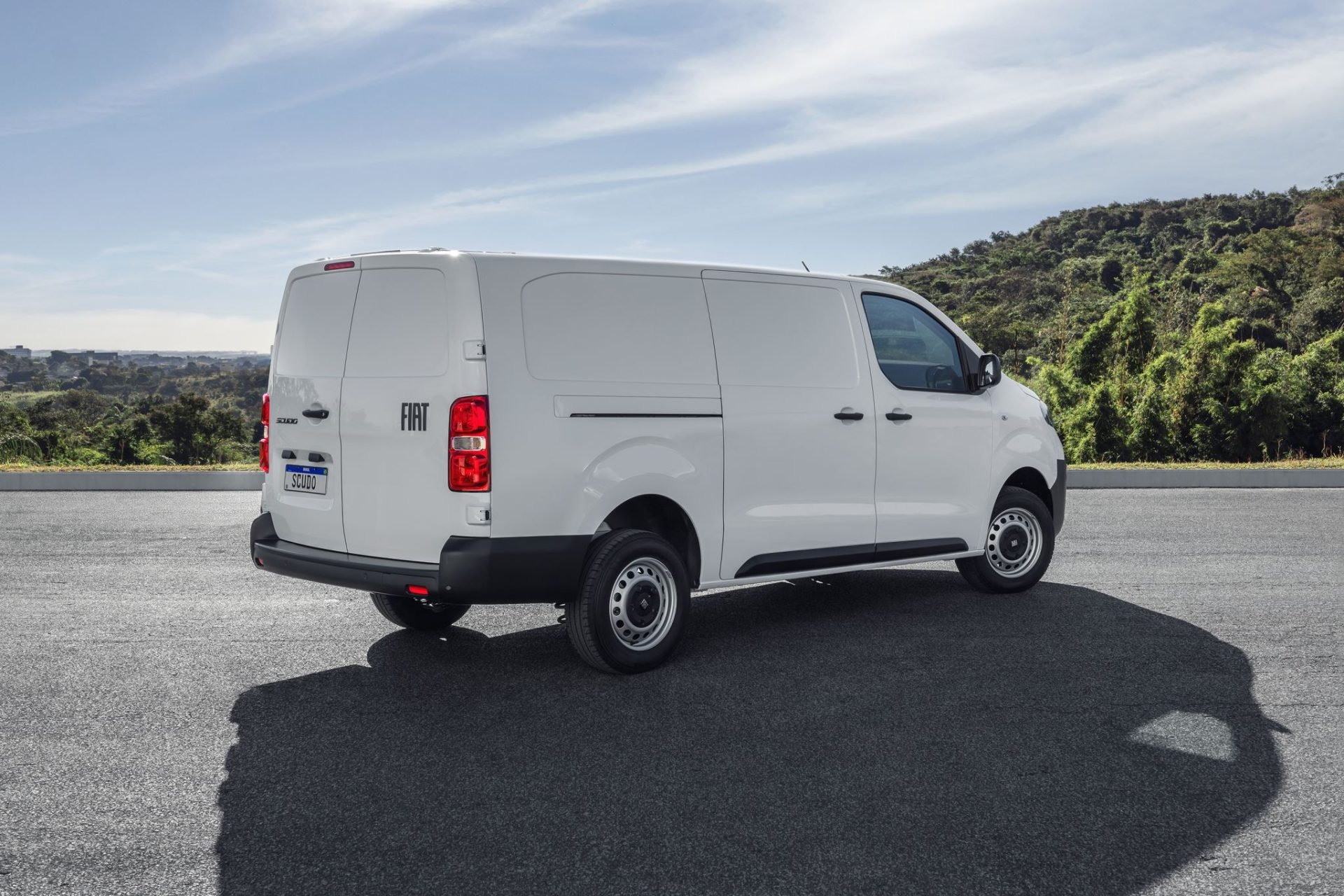 fiat-scudo-2.2-turbodiesel-cargo-2025-8-1920x1280.jpg