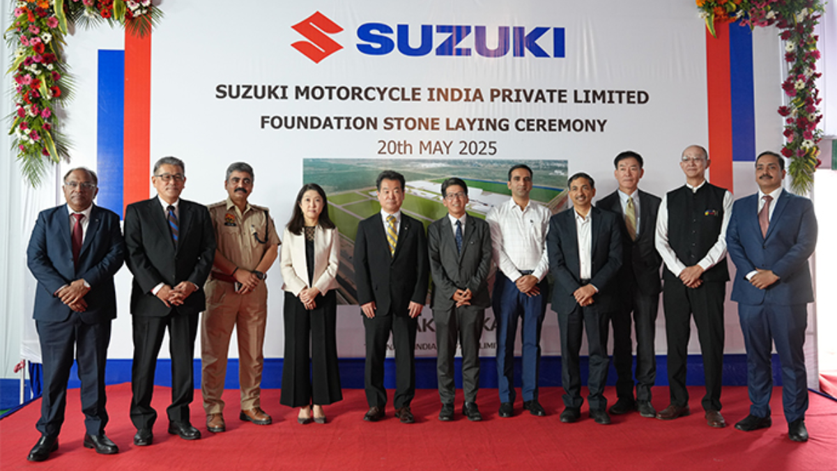 Suzuki lança pedra fundamental de nova fábrica de moto na Índia Suzuki lança pedra fundamental de nova fábrica de moto na Índia