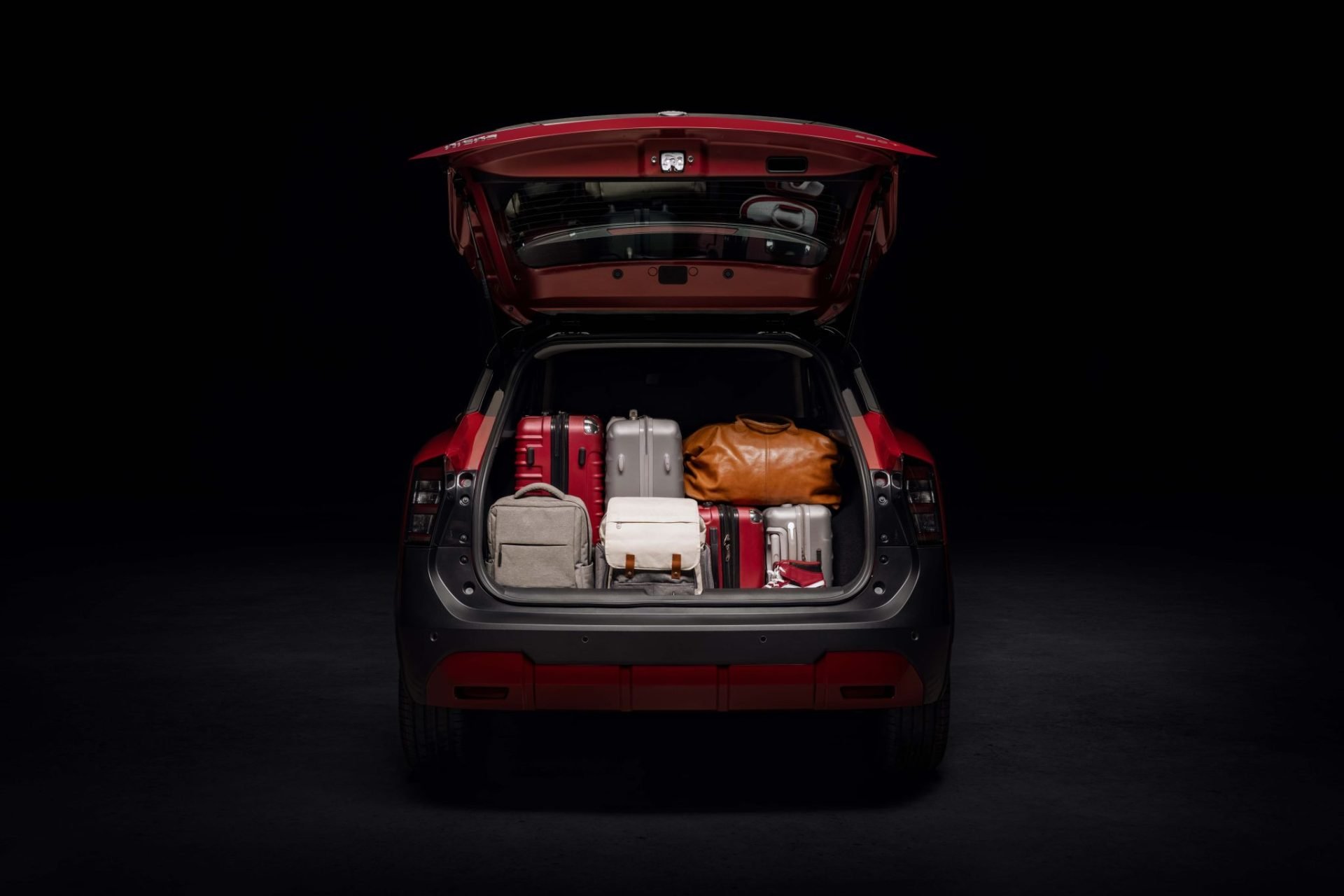 Nissan Kicks 2026 teaser interior porta malas