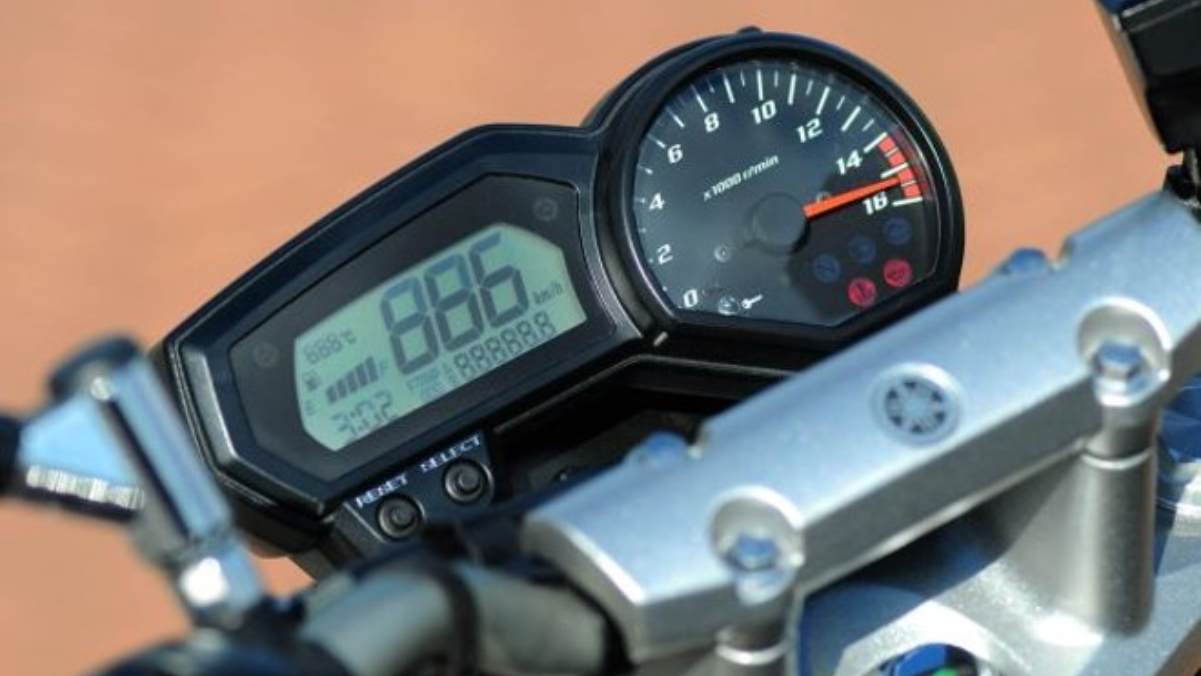 Yamaha FZ600 (1)