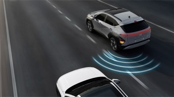 Hyundai Kona Hybrid 2026 cinza pérola assistente de mudança de faixa