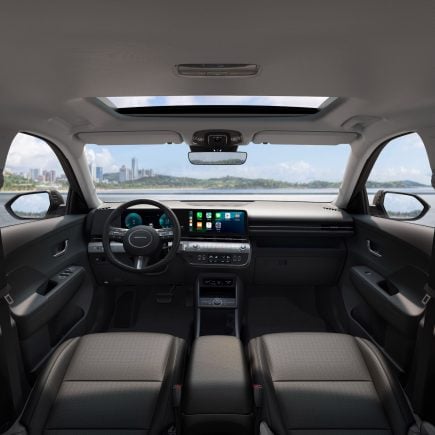 Hyundai Kona Hybrid 2026 interior acabamento preto