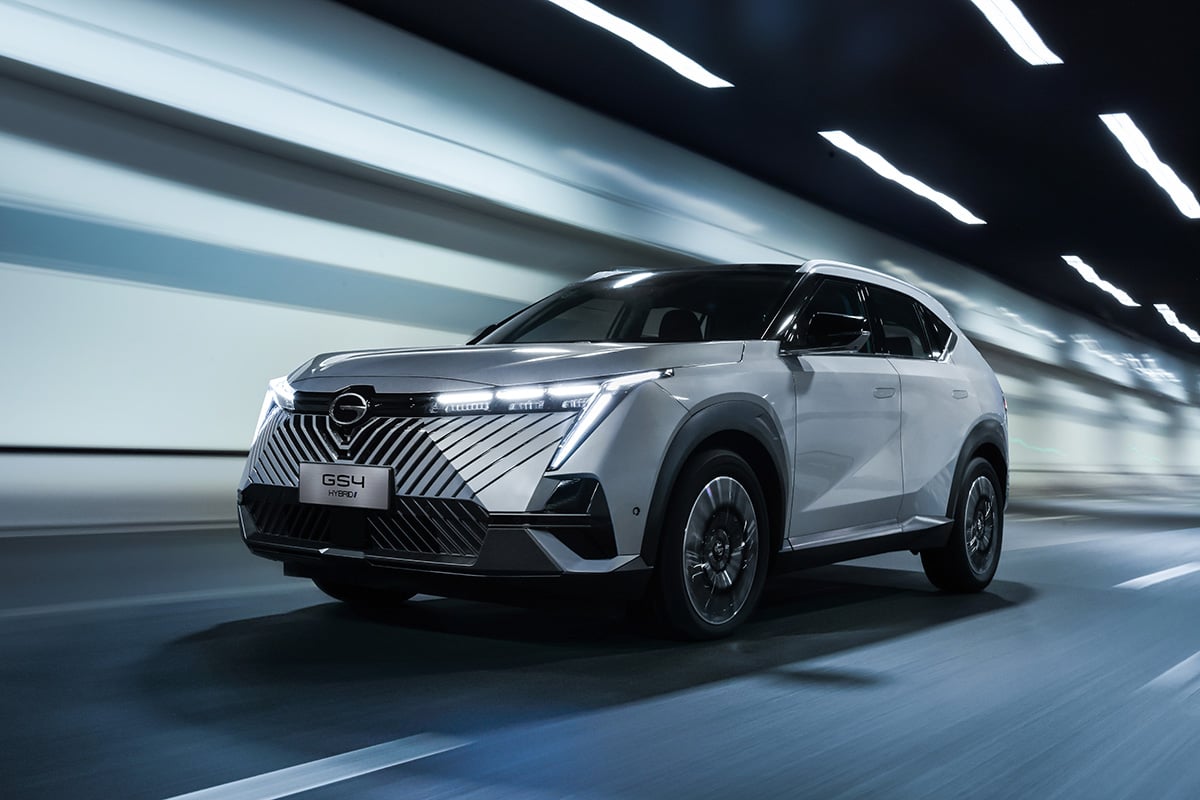 GAC GS4 Hybrid para frente em movimento