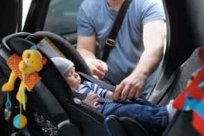 cadeirinha transporte criança e bebê reborn