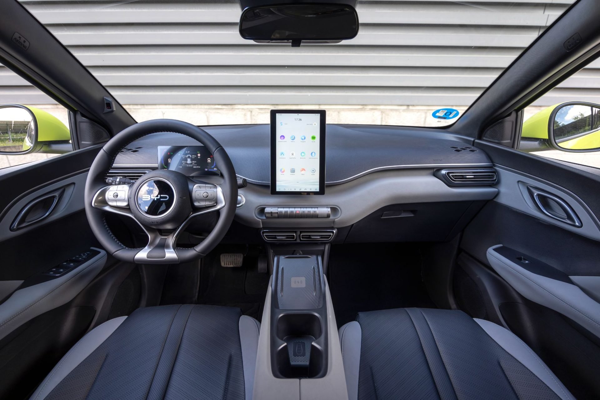 byd dolphin surf interior painel