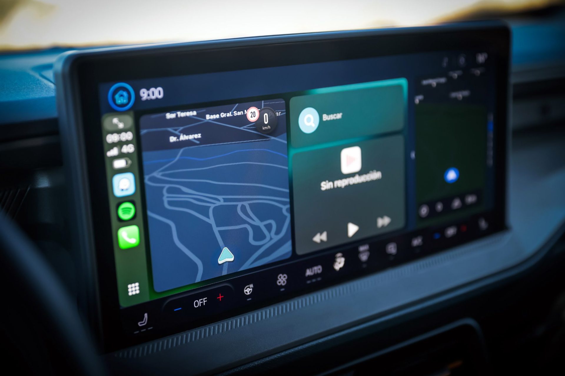 Ford Maverick Tremor interior central sync 4